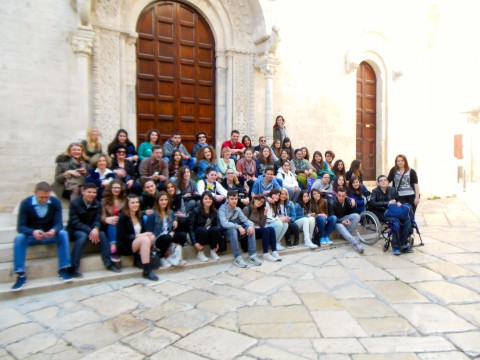 Gruppenfoto aller Teilnehmer